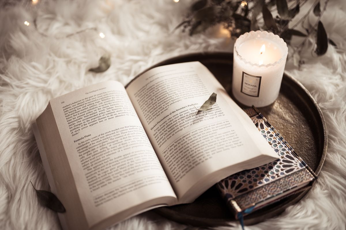 The Literary Lounge: Biographies and Deep-Dive Analytical Non-Fiction Paired with Rich Candles